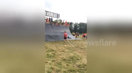 Funny fail: UK man 'hits the wall' during endurance event
