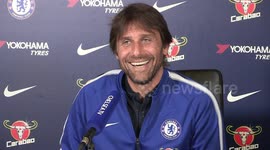 Antonio Conte phoned by his wife in middle of press conference