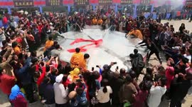 Giant pot in China is large enough to cook a ton of seafood