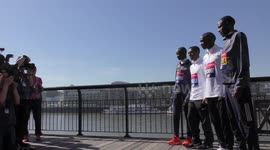 Kenyan runner Eliud Kipchoge breaks record during 2018 London Marathon