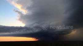 Supercell tornado timelapse captured near Lubbock, Texas