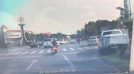 The shocking accident between Pickup and Motorbike
