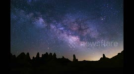Stunning timelapse captures Milky Way over Death Valley