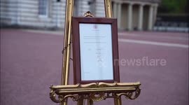 People flock to see the royal baby notice outside Buckingham palace
