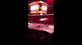 Hockey fans sing Canadian anthem to honour victims of Toronto van attack