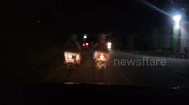 idiot rider hand in hand when driving