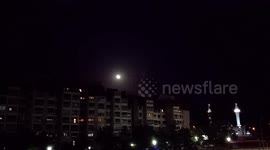Amazing timelapse of Moon and Jupiter traversing the night sky