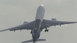 Airbus A350 stuns as it performs near-vertical takeoff at German airshow