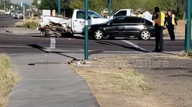 3 car crash closes intersection