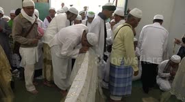 Thousands make pilgrimage to tomb of Palembang Sultanate in Indonesia