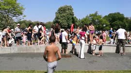 Diana Memorial Fountain bank holiday heatwave