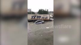 Powerful rainstorm floods city in southern China