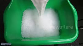 DRY ICE vs NON-NEWTONIAN LIQUID