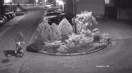 Moment youths brazenly attempt to steal bicycle