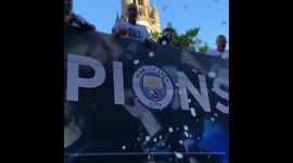Guardiola getting the beers in at the parade tonight ????Before the PC brigade begin. It was a plastic bottle! https://t.co/wEbNwnhAEK