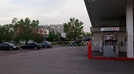 Swat team moving in closer to where the suspect is with the hostages