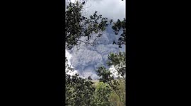 Hawaii volcano continues erupting amid aviation ash cloud warning