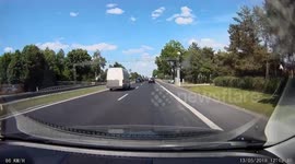 Man drives VW and chases Audi to hit the driver.