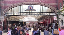 Wedding brings crowds shopping
