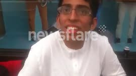 Meet Zoobie, 3rd in Queue at the Apple Store