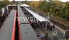 Commuter Gridlock at Earlsfield Station