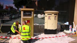 Painting A Gold Post Box - Timelapse