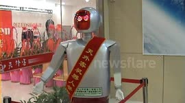 Robot waiters in China