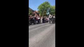 US student gets up-close view of Harry and Meghan as carriage passes right in front of her