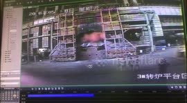 CCTV captures furnace explosion at steel factory in China