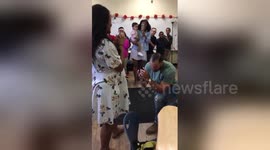 Man surprises teacher girlfriend with marriage proposal in front of her class