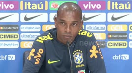 Fernandinho: The English press are in pursuit of Raheem Sterling