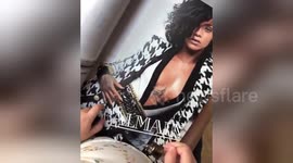 Toddler thinks Rihanna magazine ad is her mother