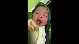 Rare Indonesia baby born with two front teeth