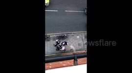 Police arrest knife-wielding man in Clapham