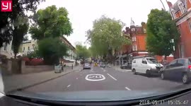 Crash Motorbike vs BMW..