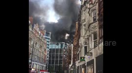 Firefighters tackle huge blaze at luxury hotel in central London