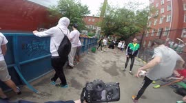 Korobka: Russian cage football v