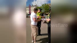 Newsflare Edit - Christian street preacher surrounded by police again in Glasgow