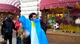 Argentinian football fans whip out the selfie stick in Moscow