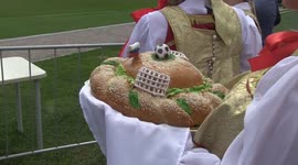 Southgate and Kane presented with Russian gifts