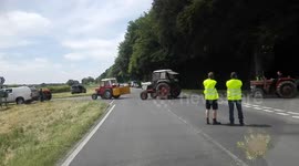 Norfolk tractor convoy halts traffic for nearly two minutes