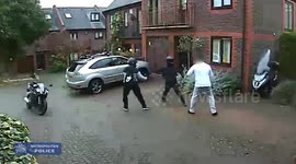 Brave have-a-go hero confronts thugs armed with nunchucks