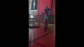 Extreme battle bots, a bot doing the floss