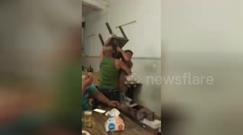 广西平乐  梅西罚丢点球 男子举起椅子想要砸电视