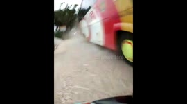 Bus driver overtakes in wrong lane during Eid traffic chaos in Indonesia