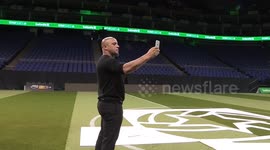FILE: Roberto Carlos’ 360 degree selfie on National Selfie Day