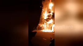 Newsflare Edit - The house was burned by fire in just a few minutes