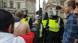 Tommy Robinson demo. Police tactics.