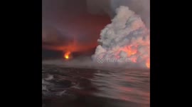 Lava flow into Kapoho coast 2