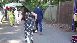 Dance steps to Rolling On The River on the way to Ascot Train Station - Royal Ascot 2018
